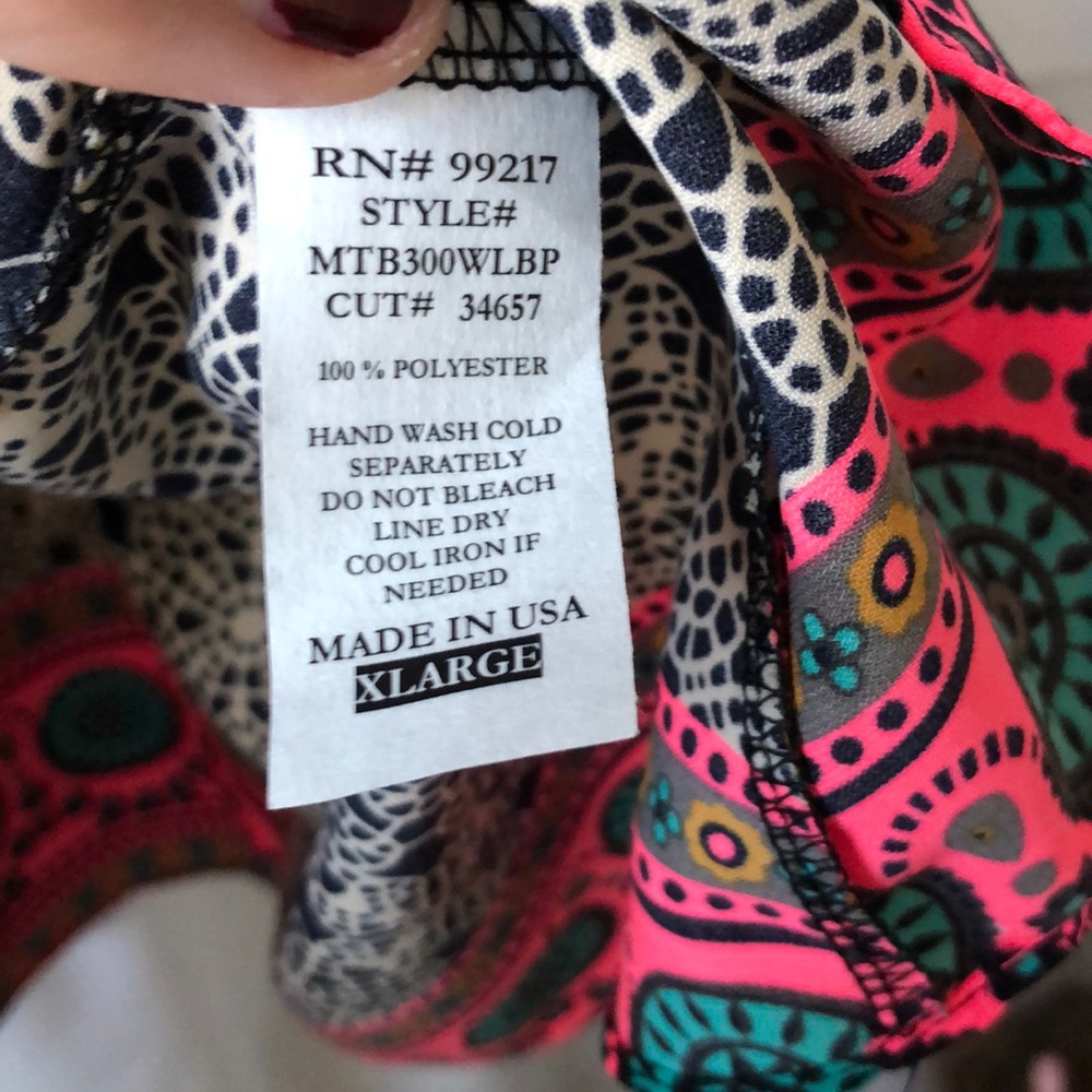 Unique Top - Picture 6 of 7